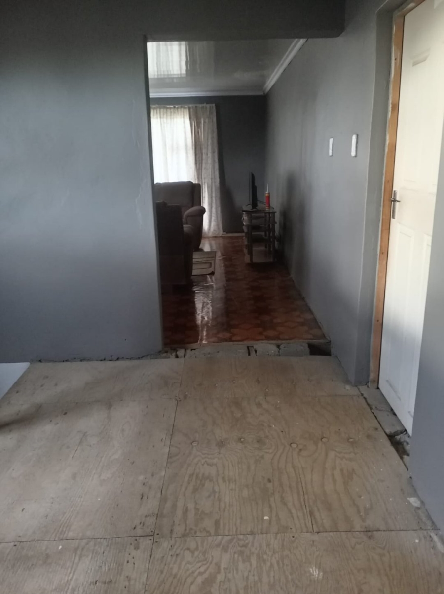 5 Bedroom Property for Sale in Scenery Park Eastern Cape